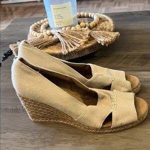 Elegant Cream espadrilles